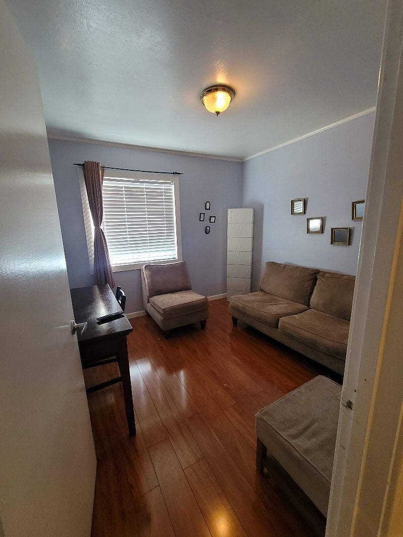 Second room ,your private office /TV/day room