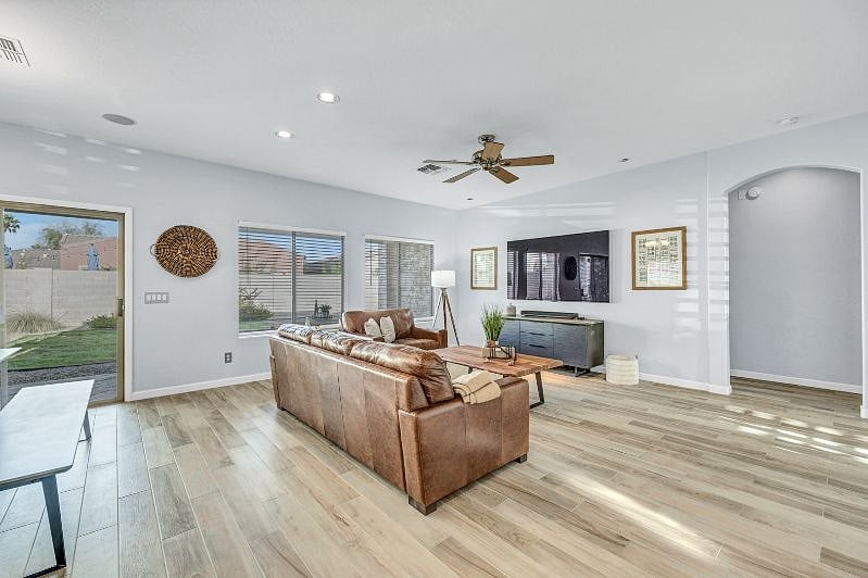 Furnished Finder property 395715_1 photo 3