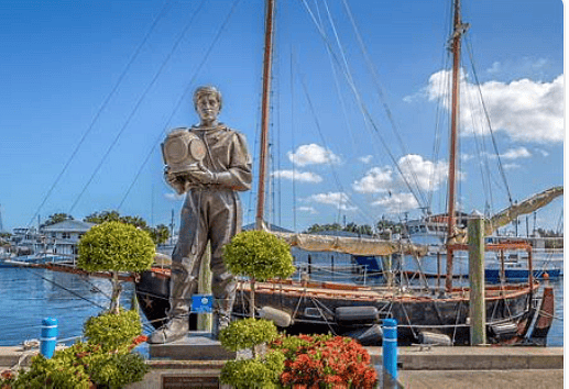 2-miles to the famous Sponge Dock in downtown Tarpon Springs, Fl