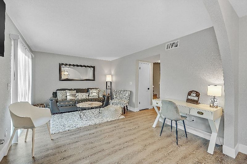 Furnished Finder property 395771_1 photo 7