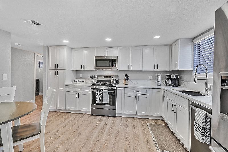 Furnished Finder property 395771_1 photo 10
