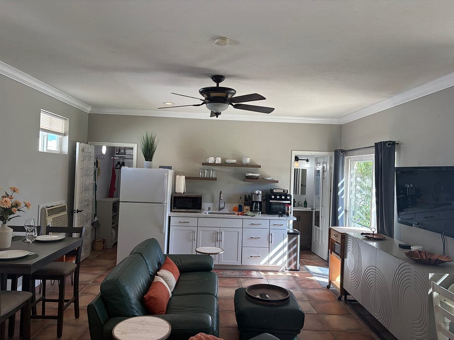 Kitchenette...hot plate, hot air fryer, microwave, use of BBQ GRILL