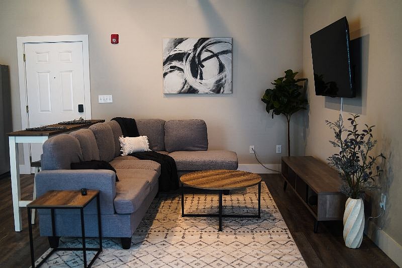 Furnished Finder property 396161_1 photo 3