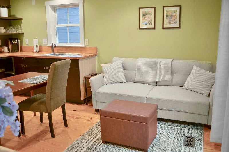 Furnished Finder property 396250_2 photo 8