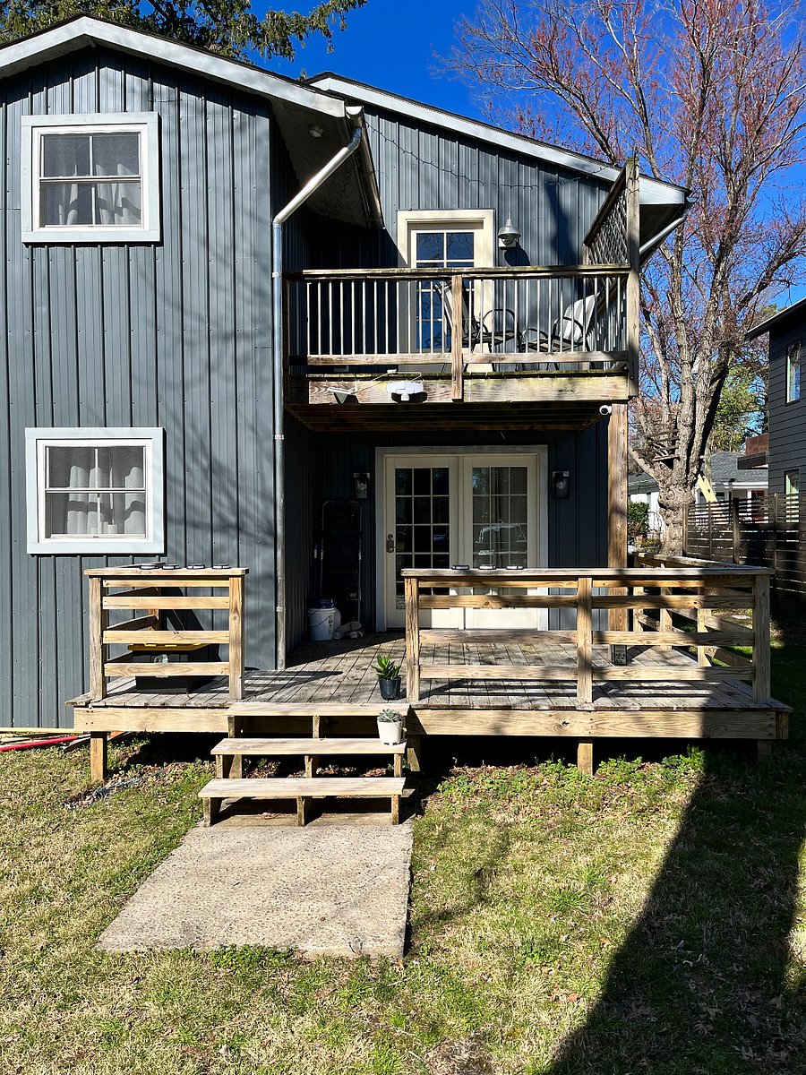 Private Back Deck & Entry