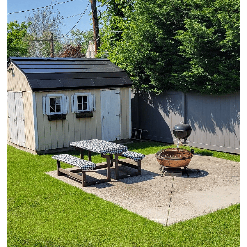 Access to backyard area to BBQ and relax,