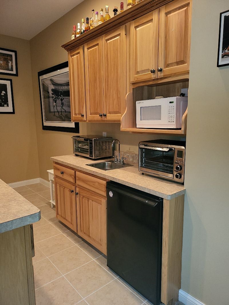 Lower level Kitchenette