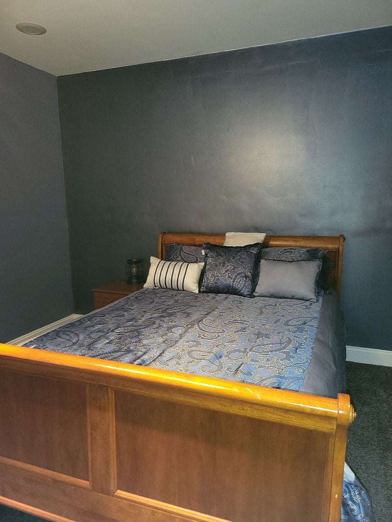 Bedroom #1 Lower level (Blue Room)