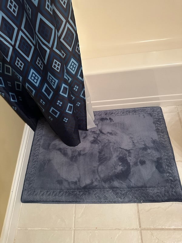 Upper level full bathroom