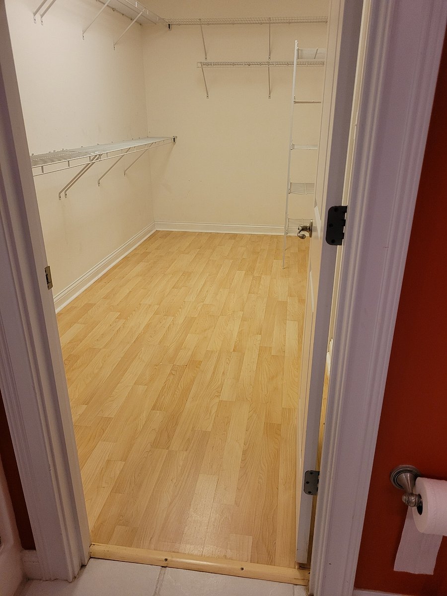 Bedroom #4 Upper level (Ensuite - Sweet Potato room walk-in closet)