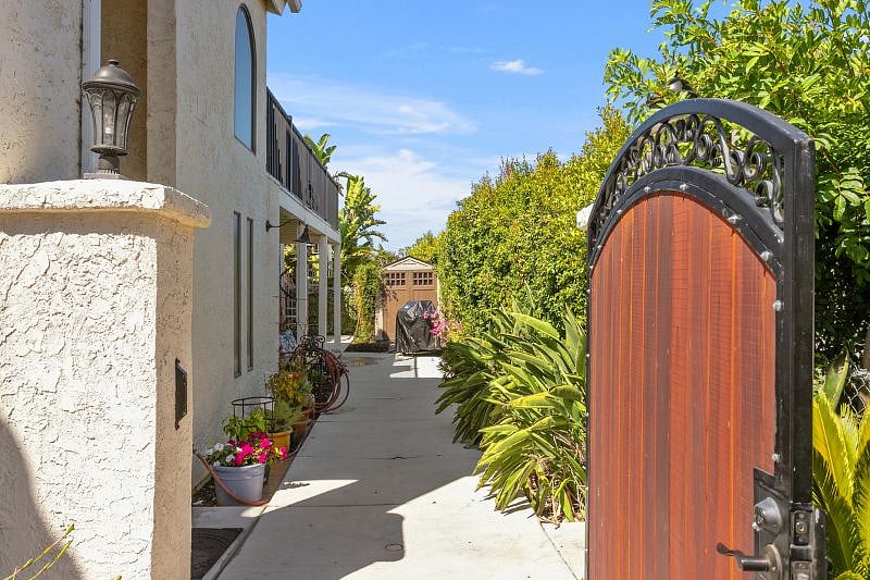 Side gate entry and walkway