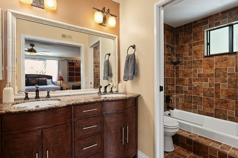 Master bedroom private bath