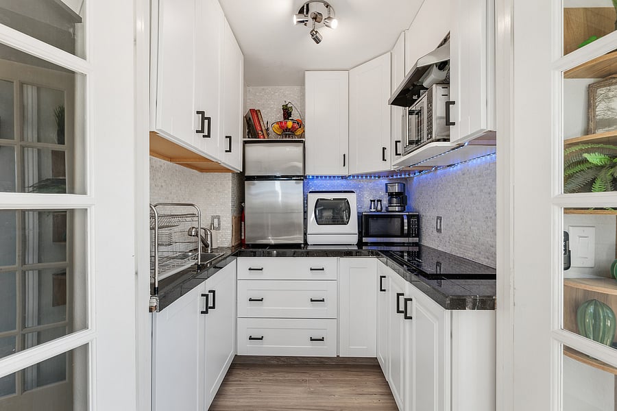 Studio apartment/3rd bedroom kitchenette