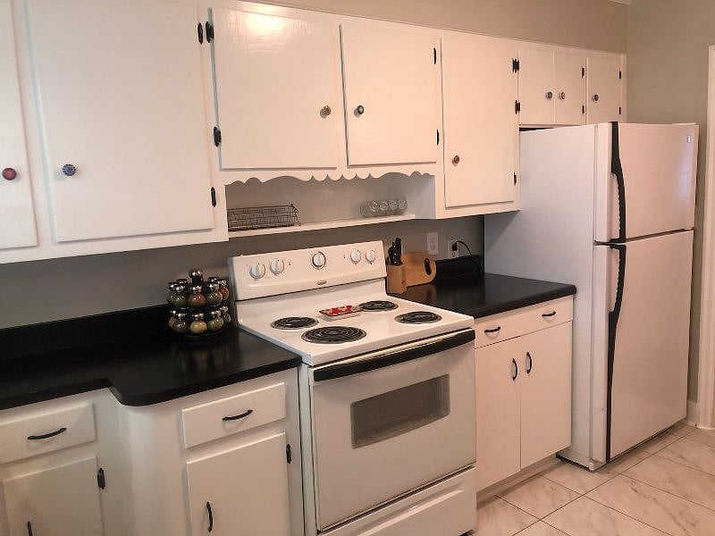 Furnished Finder property 396701_1 photo 11