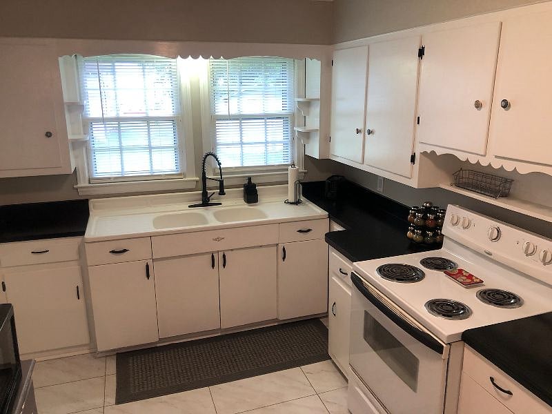 Furnished Finder property 396701_1 photo 10