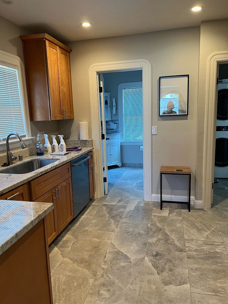 Furnished Finder property 396767_2 photo 17