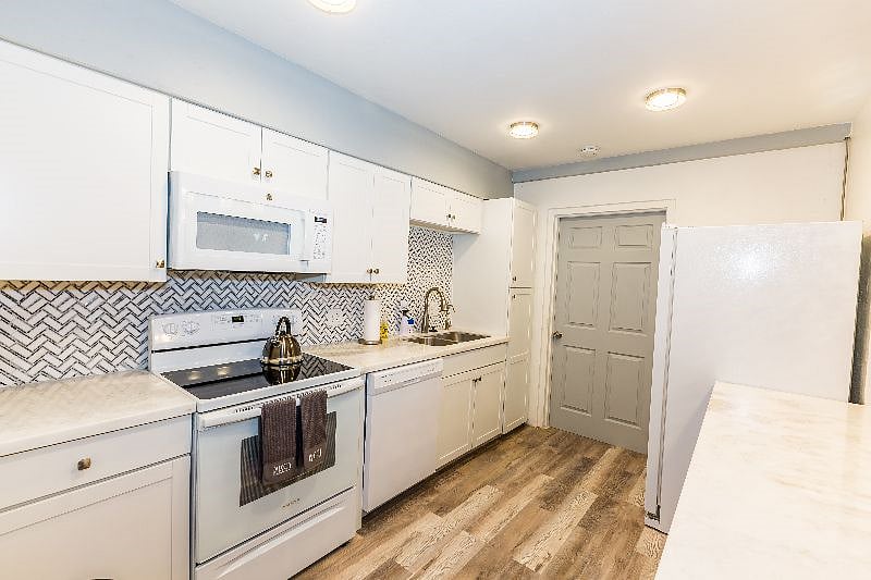 Furnished Finder property 396867_1 photo 10