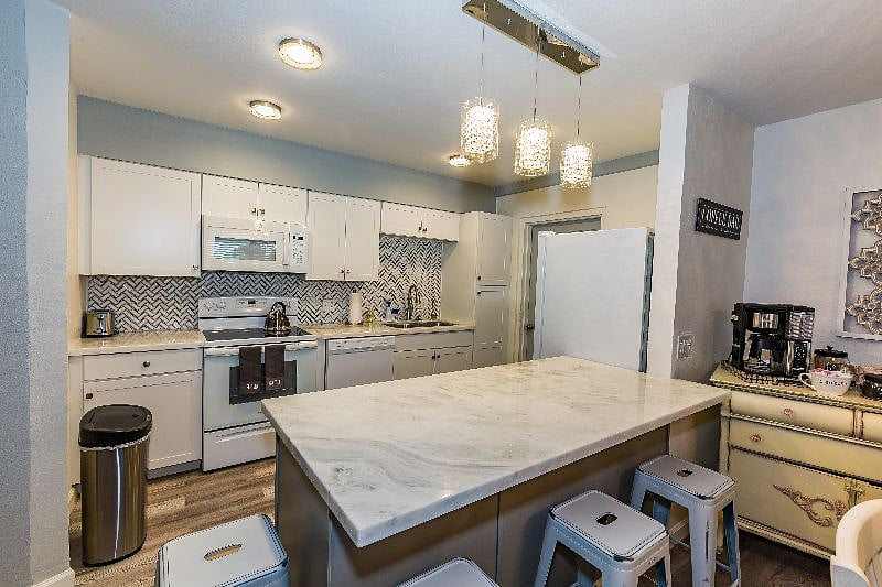 Furnished Finder property 396867_1 photo 6