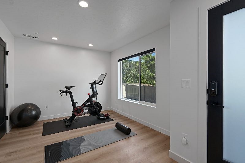 Furnished Finder property 397000_1 photo 17