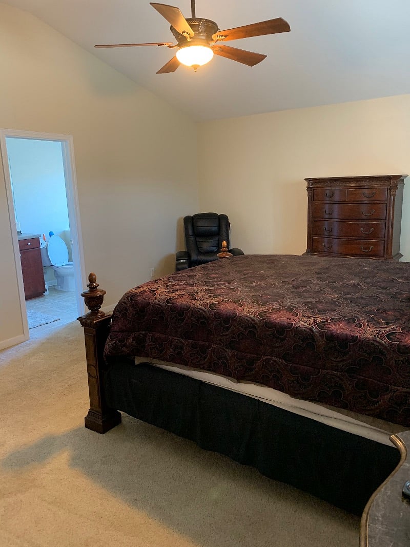 Master bedroom (queen size)