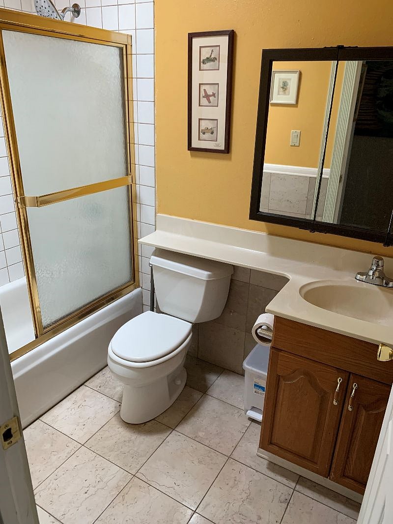 (Downstairs) Restroom 4,  (common)
