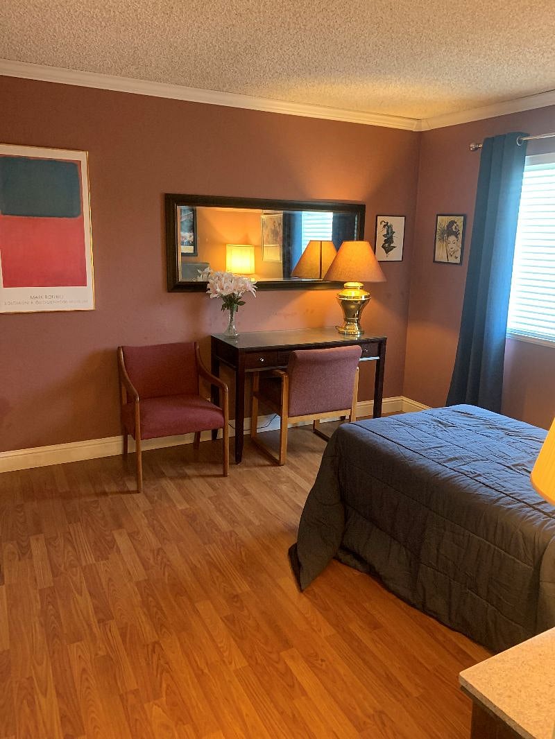 (Upstairs) Bedroom #7