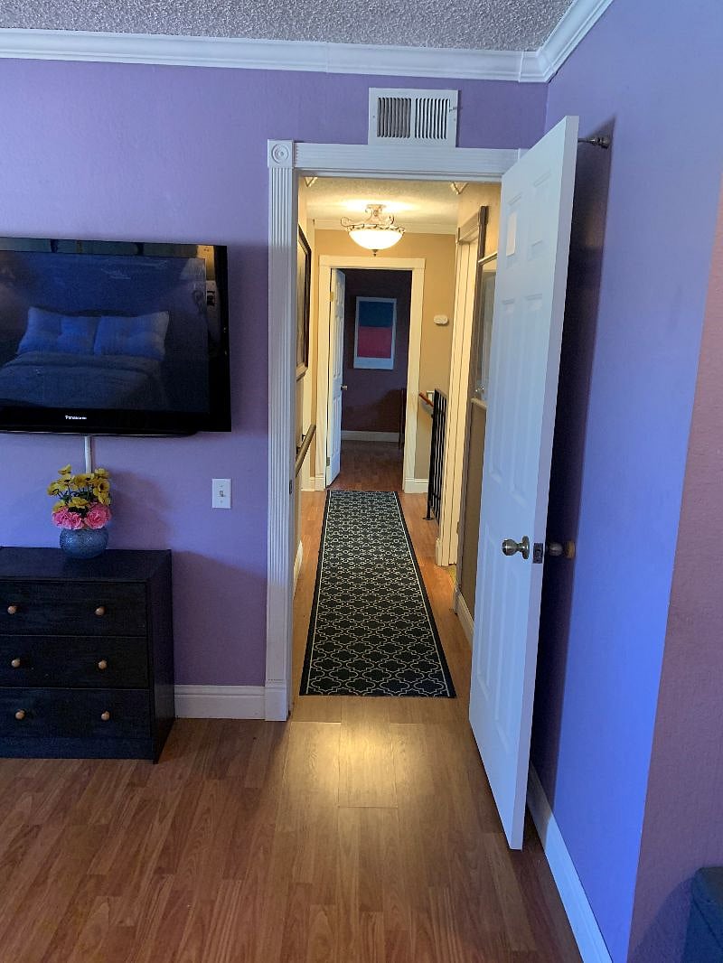 (upstairs) MB suite, room #4 going to hallway