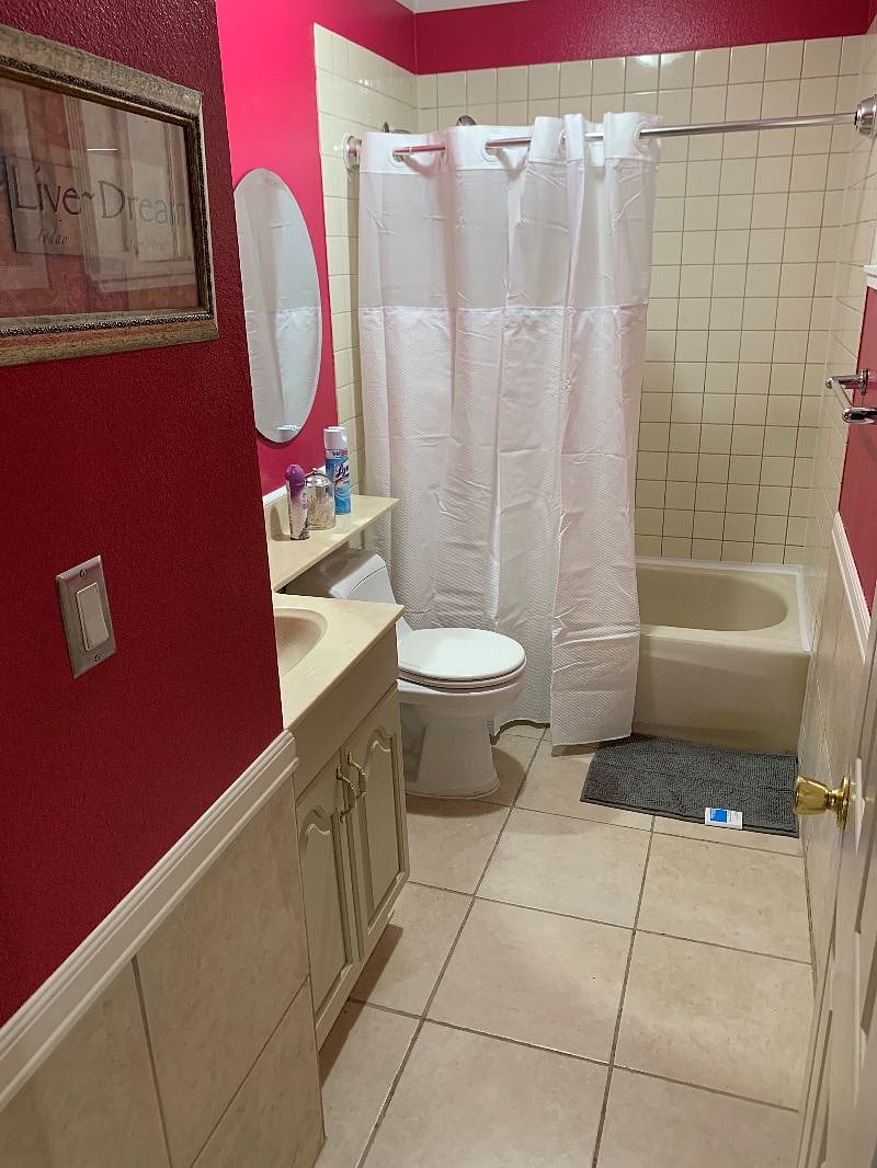 (Downstairs) Restroom 5 (MB suite #1)