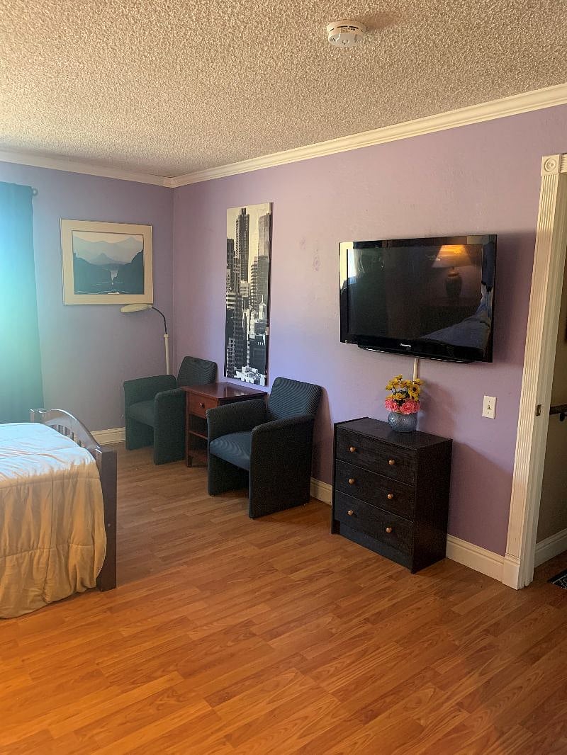 (Upstairs) MB suite, room # 4