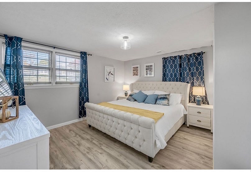 Downstairs King Bed