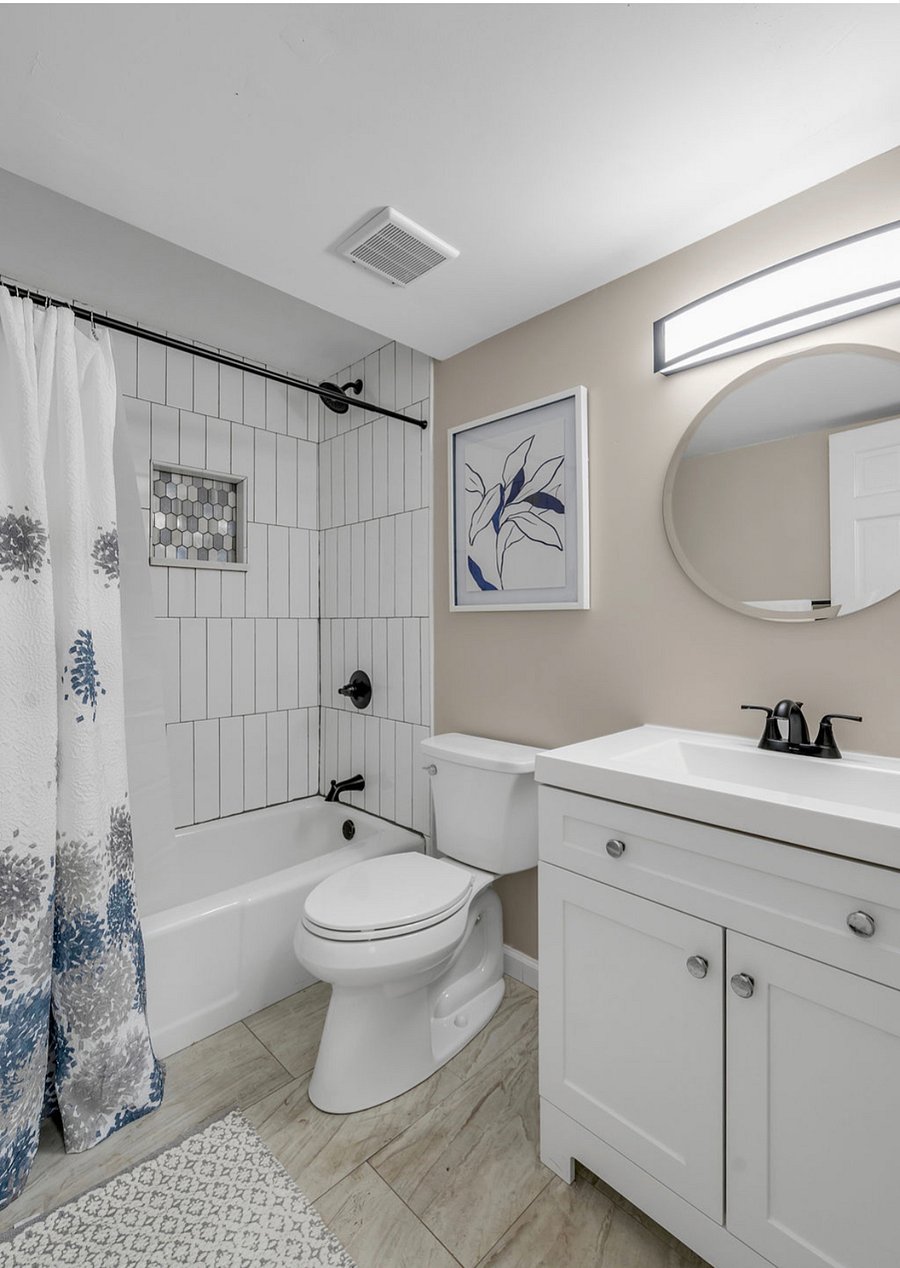 Downstairs full bath