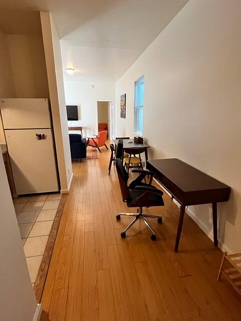 Furnished Finder property 397226_2 photo 4