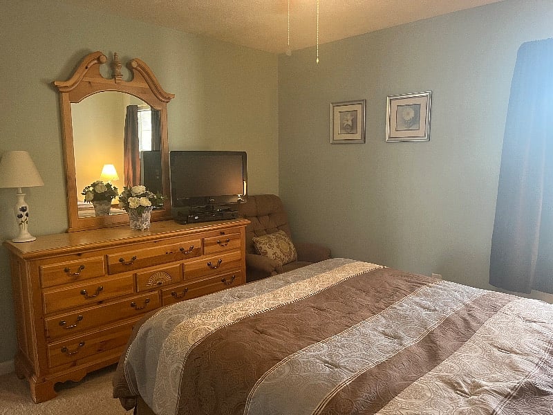 2nd Bedroom - Queen Bed