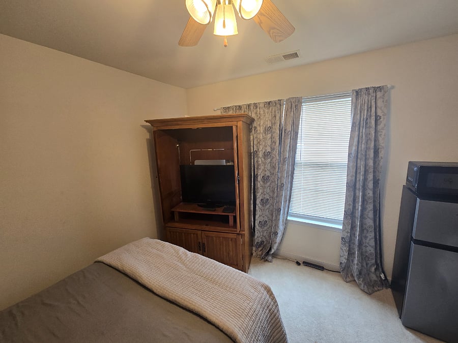 Furnished Finder property 397287_2 photo 3
