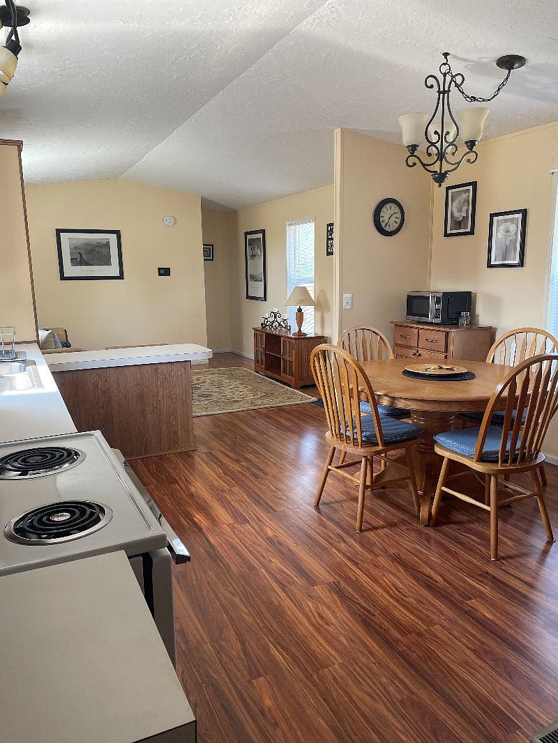 Furnished Finder property 397365_1 photo 10