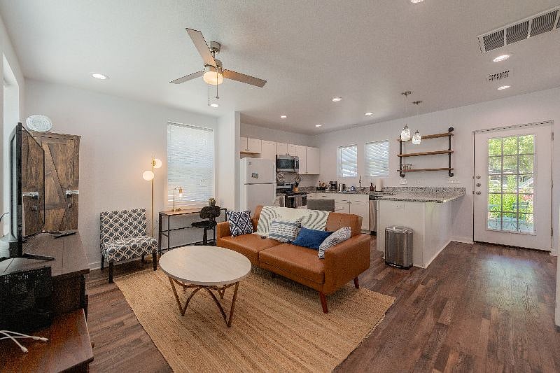 Furnished Finder property 397497_1 photo 9