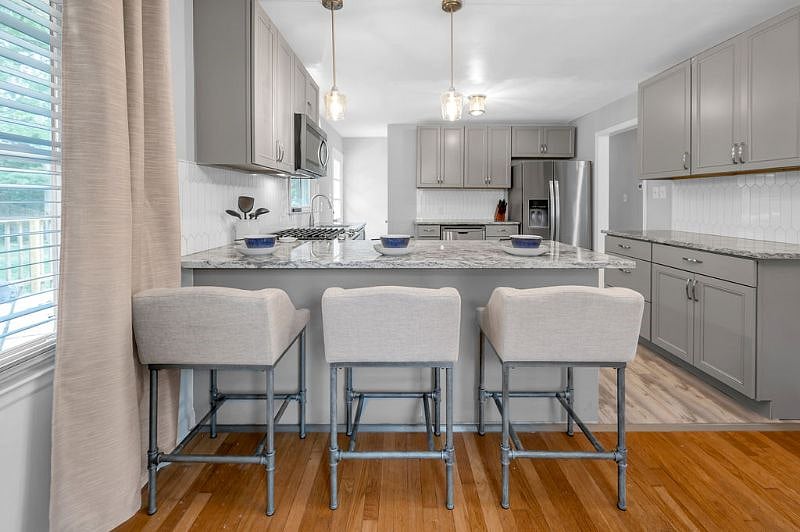 full size kitchen remodeled in 2022 all new appliances