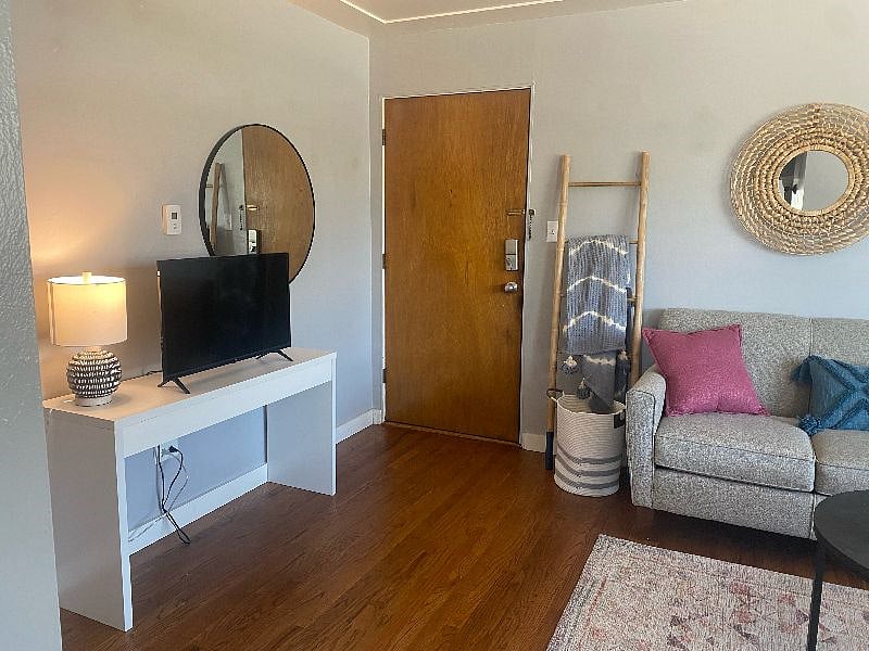 Furnished Finder property 397593_2 photo 3