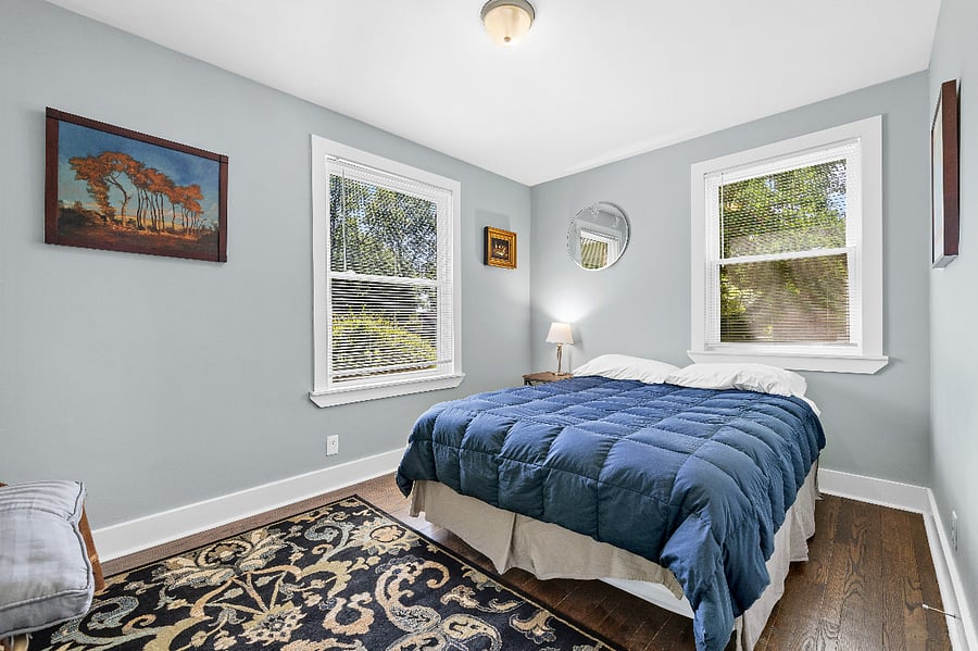 2nd Bedroom with Queen Bed. No shared walls w 2nd and 3rd bedrooms