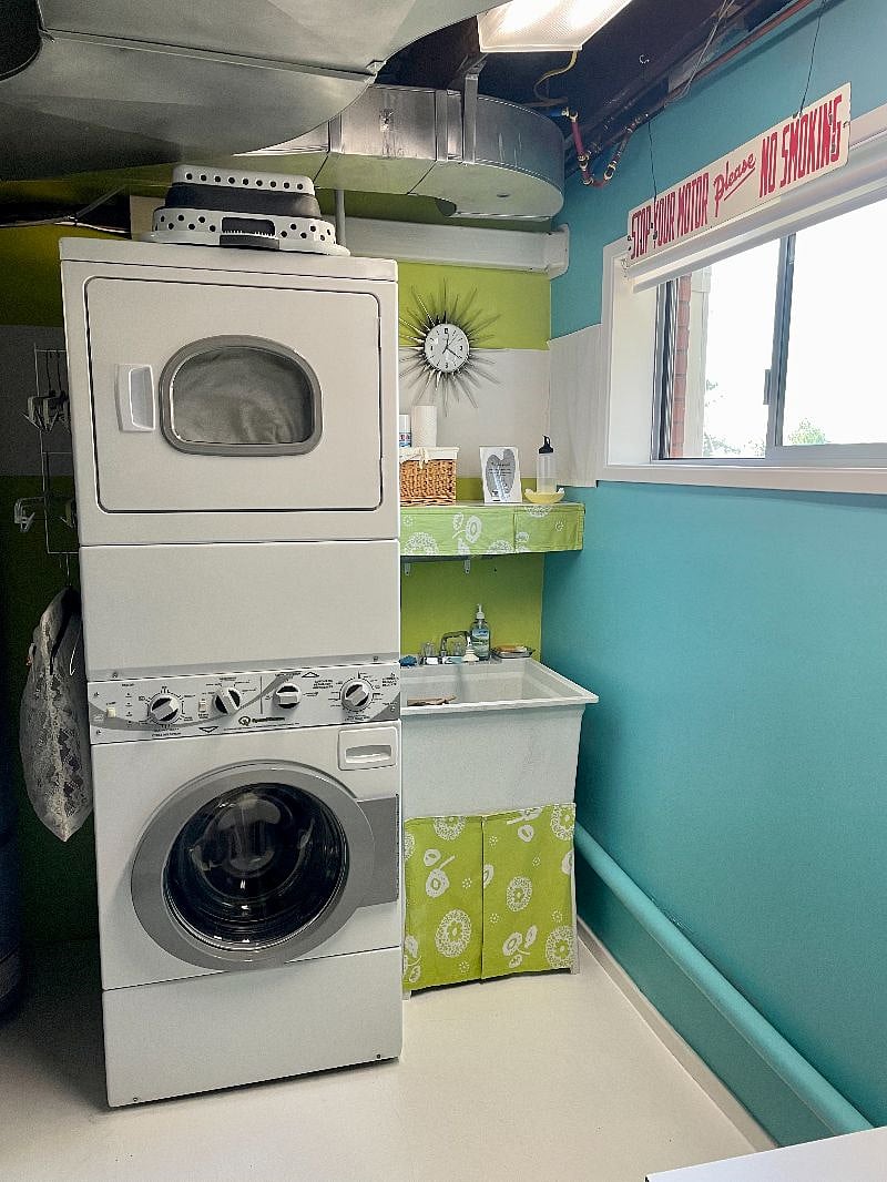 Speed Queen, semi-commercial washer & dryer. Laundry sink. Hooks, hangers, bars for air-drying. Laundry soap provided during your stay.
