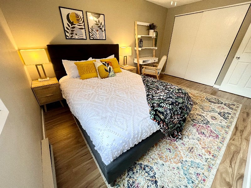 Master bedroom with queen sized bed.