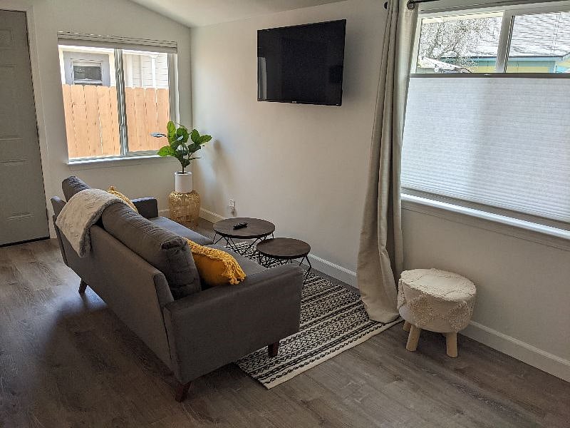 Furnished Finder property 397737_1 photo 3