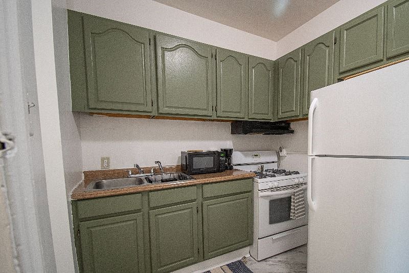 Furnished Finder property 397773_1 photo 3