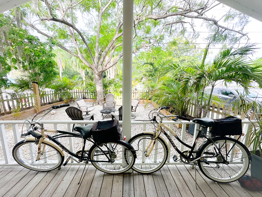2 complimentary bikes available for rent 