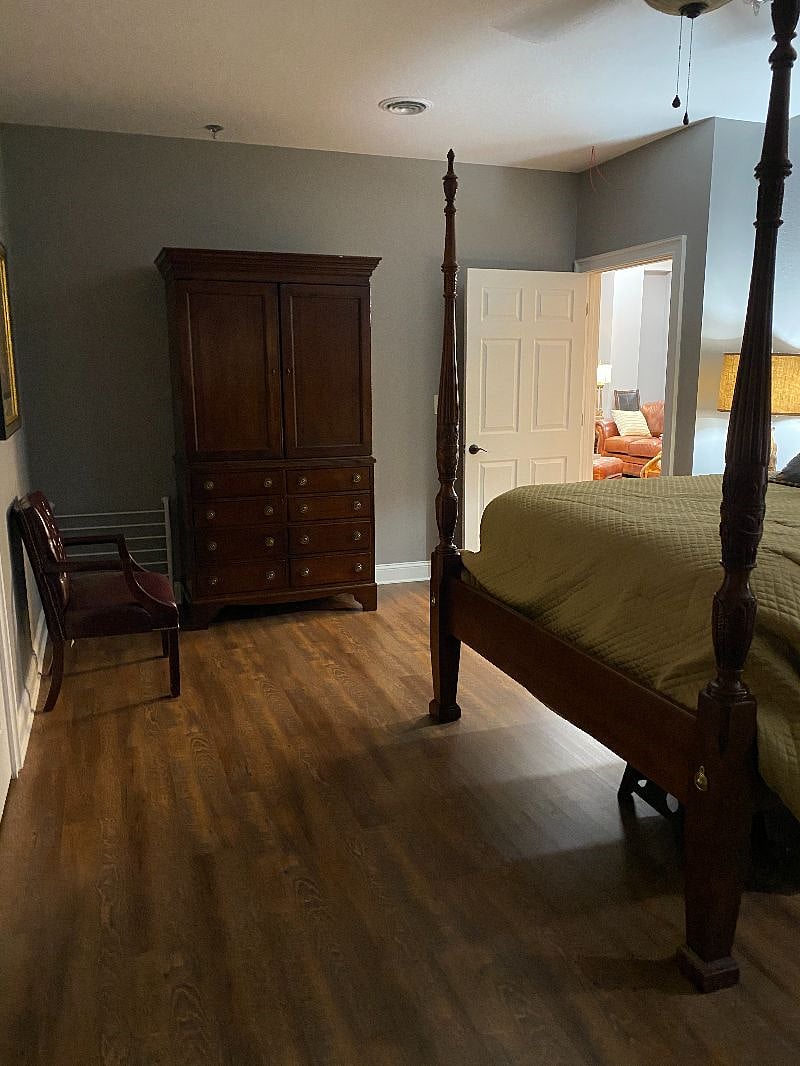304 Suite 2 features Queen bed, lots of drawer space, two walk-in closets, and private bath.