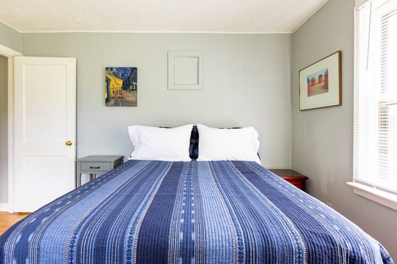 Queen bed