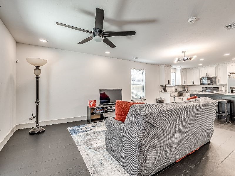 Furnished Finder property 397877_1 photo 3