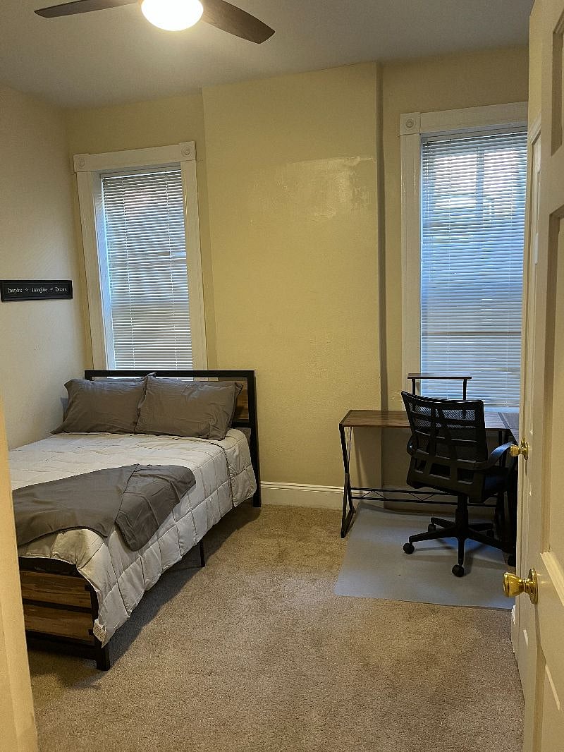 2nd Bedroom with office/work space