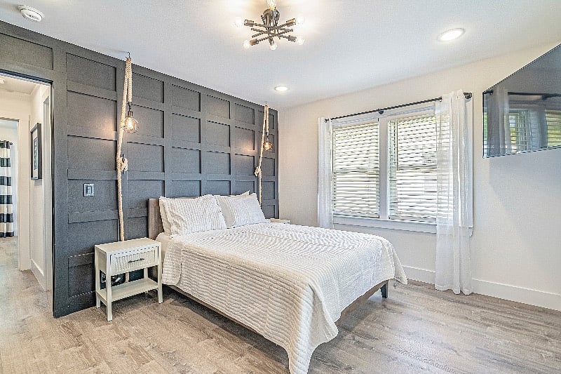 House 1- Master Bedroom (Queen Bed)