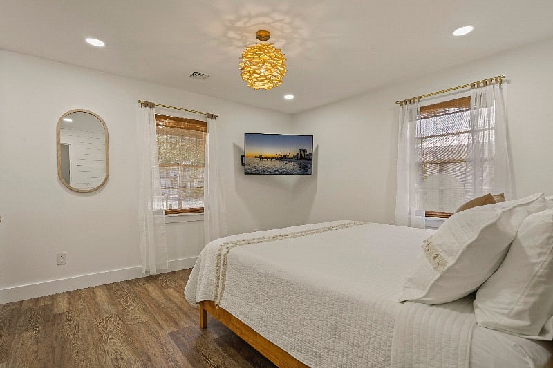 House 2- Caribbean Queen- Master Bedroom

50 inch smart TV